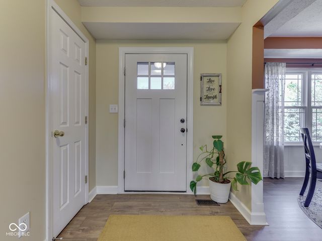 1269 Burr Oak Circle, Greenwood, IN 46143