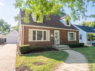 237 Ingleside Avenue, Aurora, IL 60506