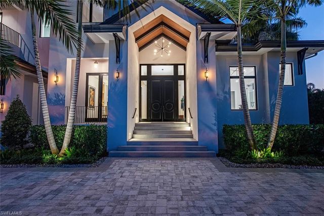 608 16th AVE S, Naples, FL 34102