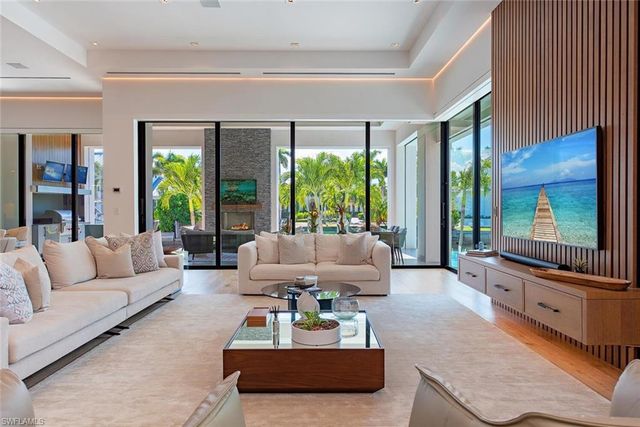 608 16th AVE S, Naples, FL 34102