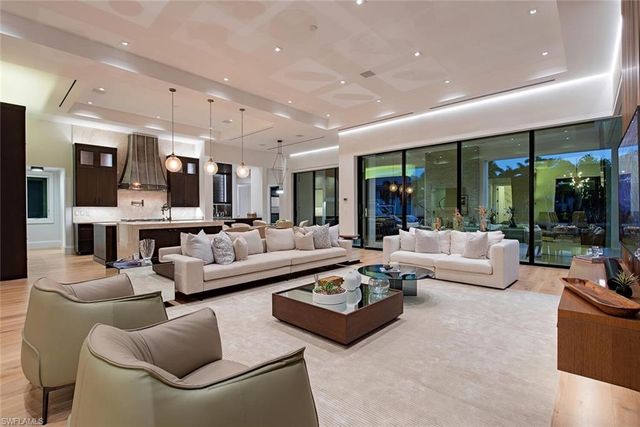 608 16th AVE S, Naples, FL 34102