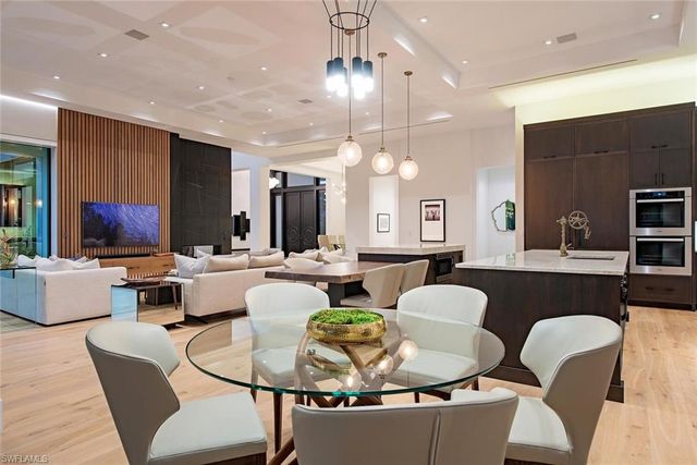 608 16th AVE S, Naples, FL 34102