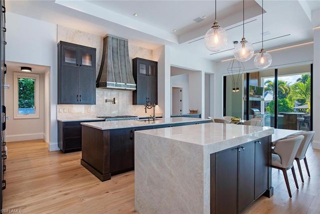 608 16th AVE S, Naples, FL 34102