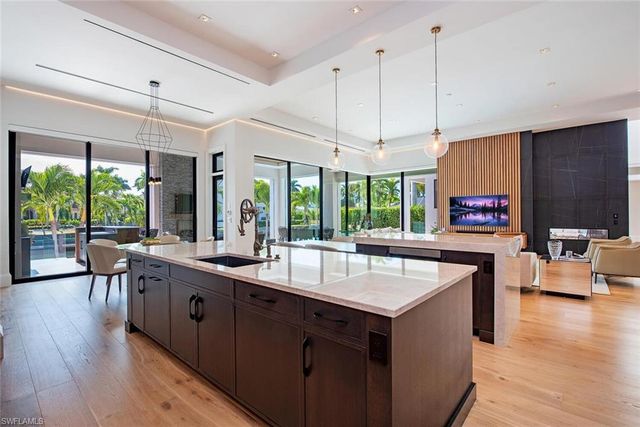 608 16th AVE S, Naples, FL 34102