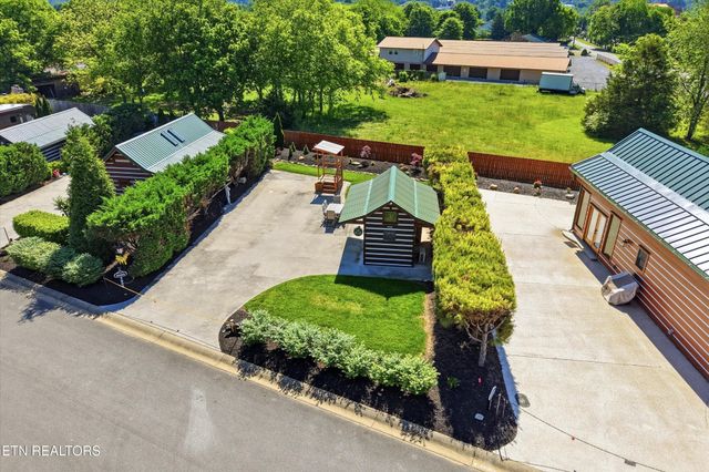 1908 Lizi Loop Way, Sevierville, TN 37862