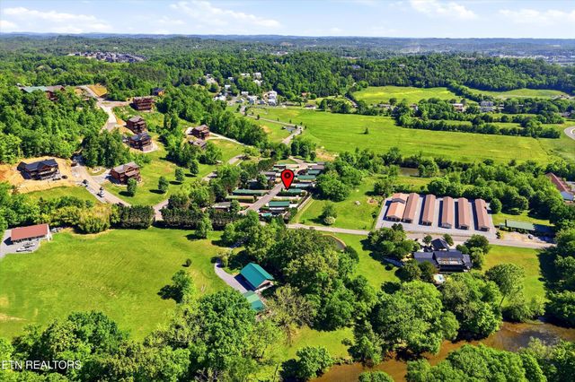 1908 Lizi Loop Way, Sevierville, TN 37862