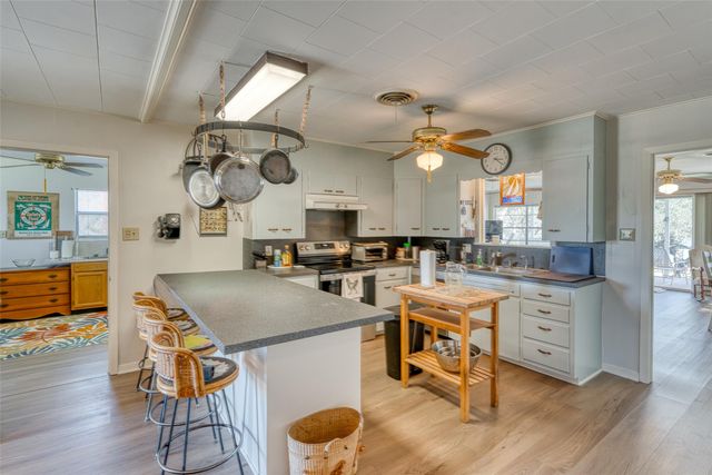 1303 Belaire DR, Granite Shoals, TX 78654