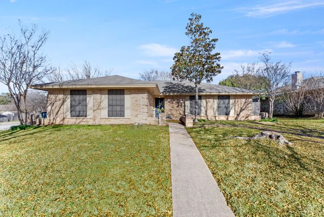 6801 Ridgetop Road, North Richland Hills, TX 76182