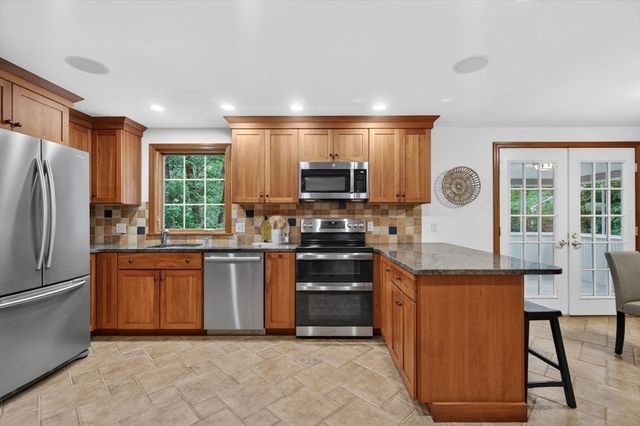 2 Ridge Hill Way, Andover, MA 01810
