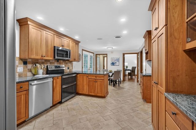 2 Ridge Hill Way, Andover, MA 01810