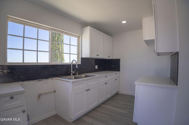 31300 233rd Street, Llano, CA 93544