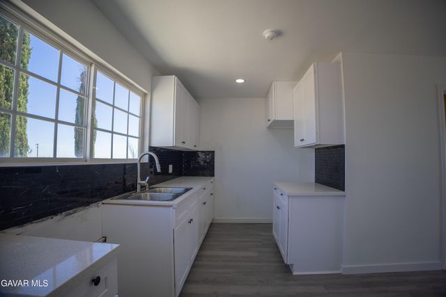 31300 233rd Street, Llano, CA 93544