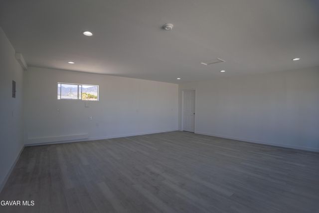 31300 233rd Street, Llano, CA 93544