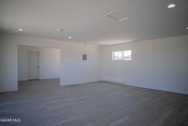 31300 233rd Street, Llano, CA 93544