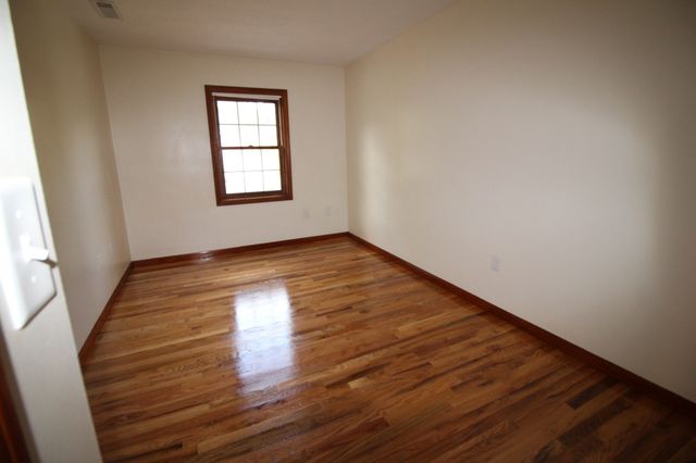 132 Tyngsboro Road 13, Chelmsford, MA 01863