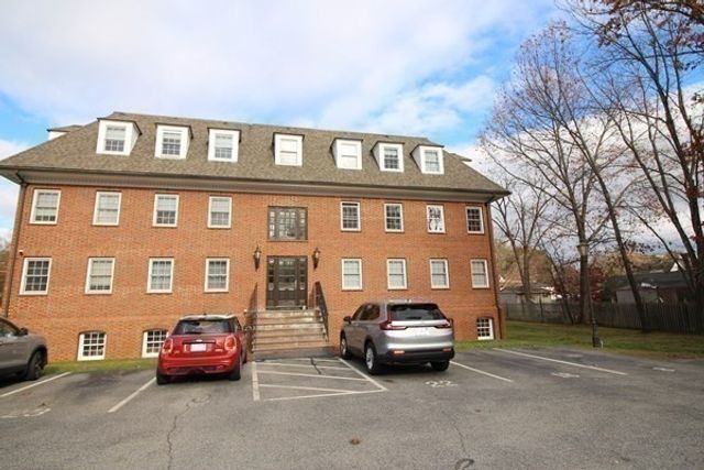 132 Tyngsboro Road 13, Chelmsford, MA 01863