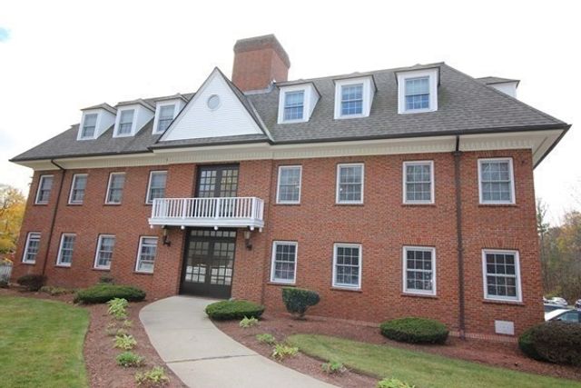 132 Tyngsboro Road 13, Chelmsford, MA 01863