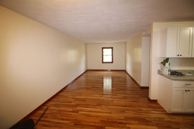132 Tyngsboro Road 13, Chelmsford, MA 01863