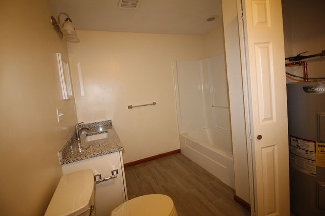 132 Tyngsboro Road 13, Chelmsford, MA 01863
