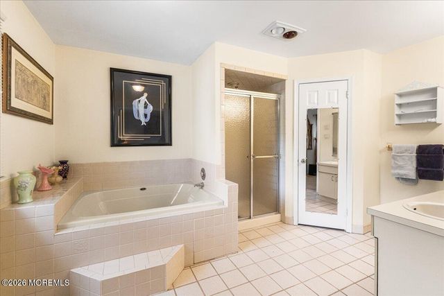 136 Tangerine Drive 136, Marlboro, NJ 07746