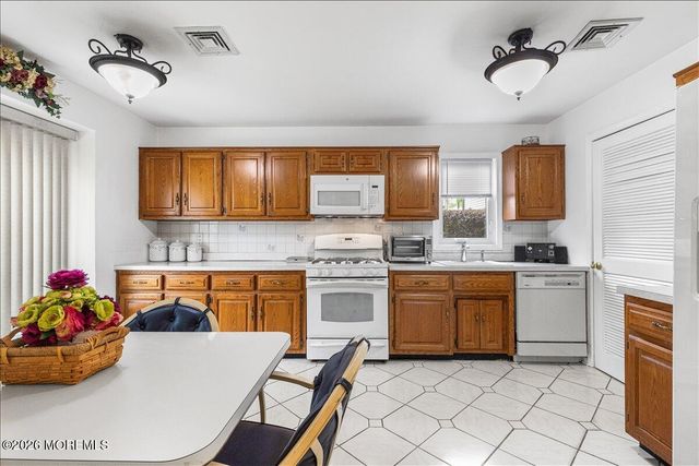 136 Tangerine Drive 136, Marlboro, NJ 07746