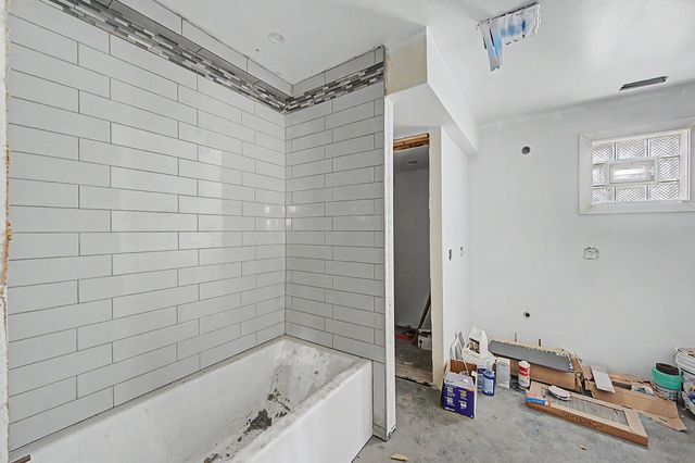3442 S Lowe Avenue, Chicago, IL 60616