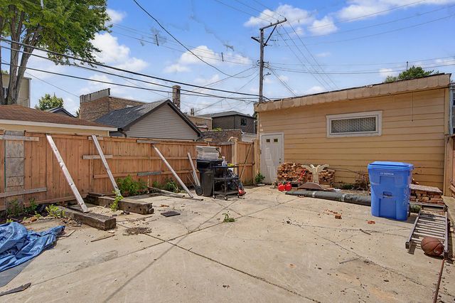 3442 S Lowe Avenue, Chicago, IL 60616