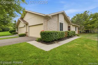 1982 Valley Lane, Lake Orion, MI 48360