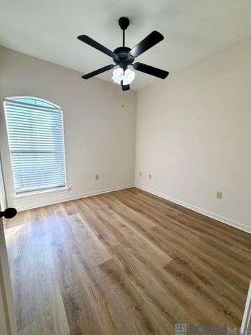 40524 Cross Ridge Ave, Gonzales, LA 70737