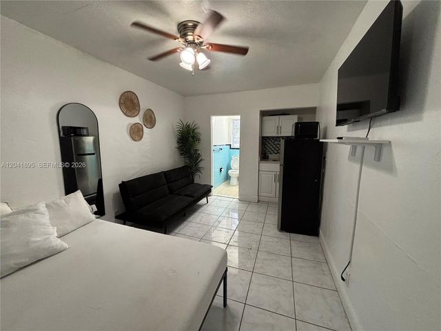 1843 Dewey Street 118, Hollywood, FL 33020