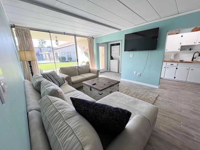 300 SW Miracle Strip Parkway 1E, Fort Walton Beach, FL 32548