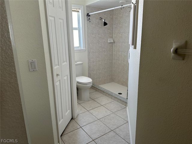 2028 NE 5th TER, Cape Coral, FL 33909