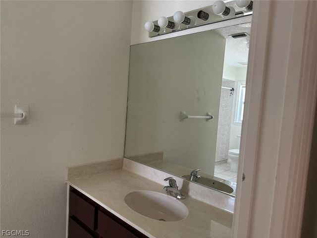 2028 NE 5th TER, Cape Coral, FL 33909