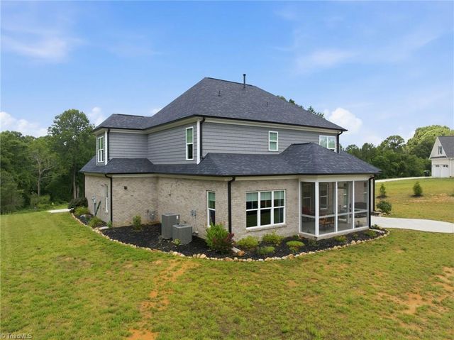477 Rosewood Drive, Winston-salem, NC 27127