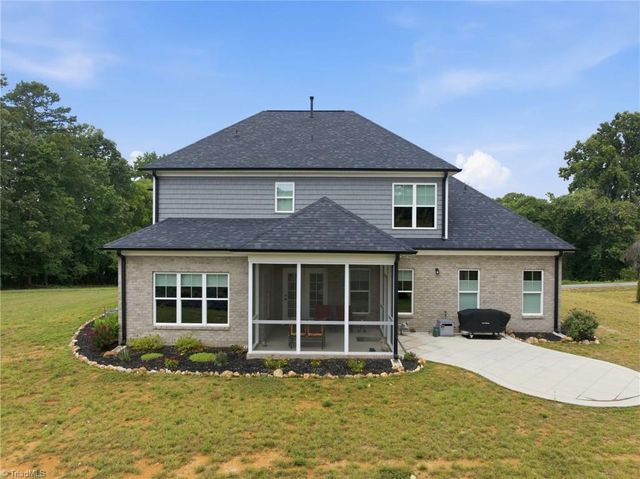 477 Rosewood Drive, Winston-salem, NC 27127