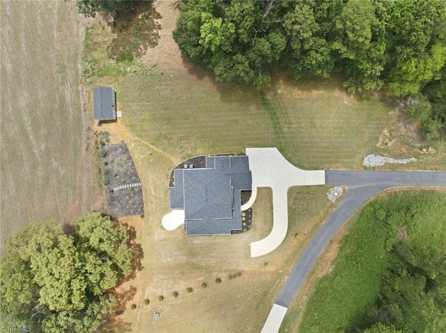 477 Rosewood Drive, Winston-salem, NC 27127