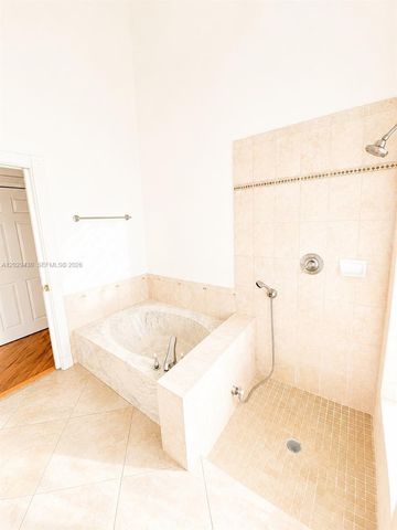 569 Spinnaker, Weston, FL 33326