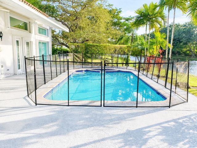 569 Spinnaker, Weston, FL 33326