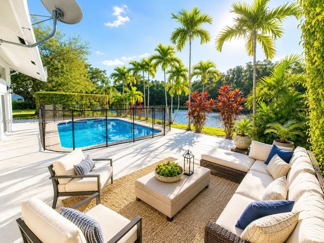 569 Spinnaker, Weston, FL 33326