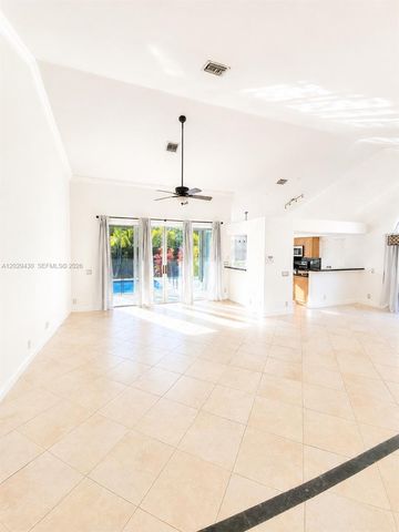 569 Spinnaker, Weston, FL 33326