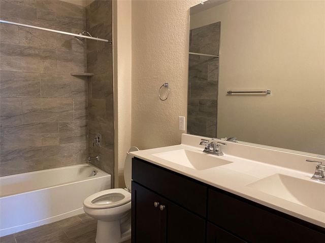 716 Red Barn BND, New Braunfels, TX 78130