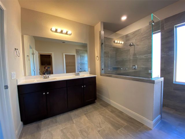 716 Red Barn BND, New Braunfels, TX 78130