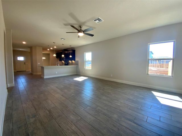 716 Red Barn BND, New Braunfels, TX 78130