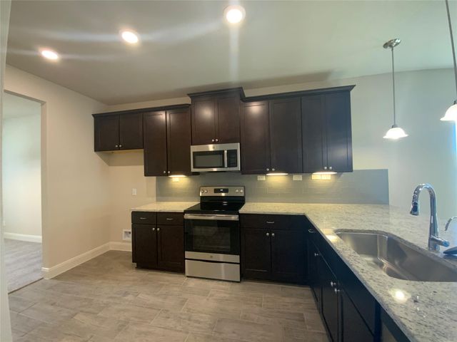 716 Red Barn BND, New Braunfels, TX 78130