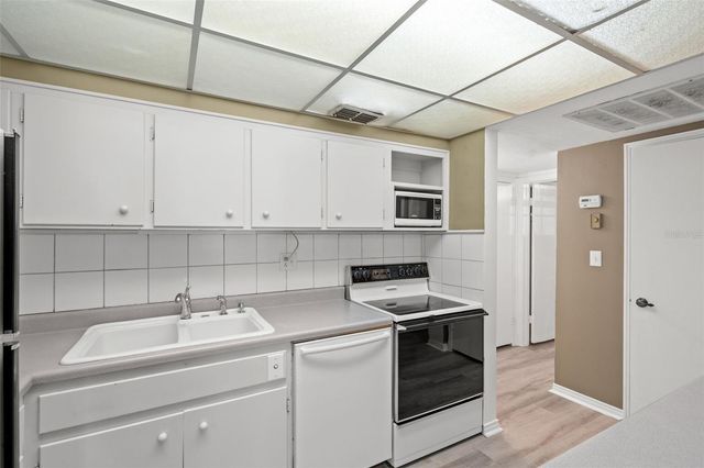 412 BERWICK AVENUE, Temple Terrace, FL 33617