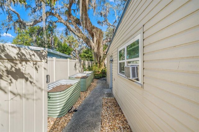 412 BERWICK AVENUE, Temple Terrace, FL 33617