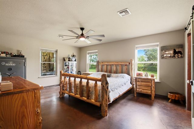 7835 Berger RD, Schulenburg, TX 78956
