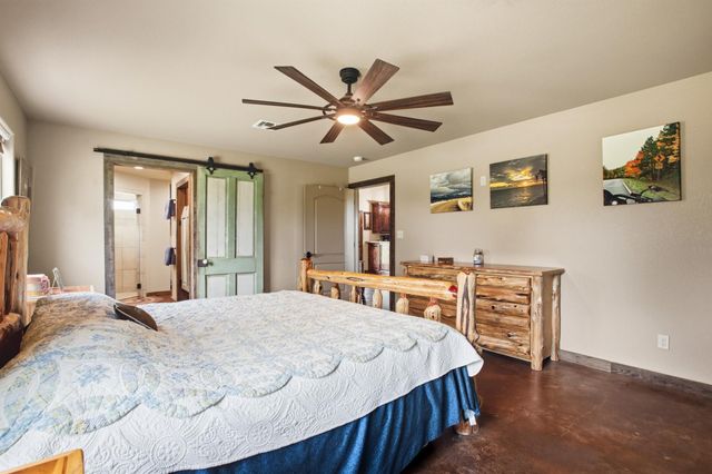 7835 Berger RD, Schulenburg, TX 78956