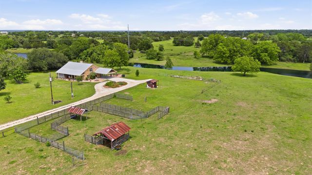 7835 Berger RD, Schulenburg, TX 78956