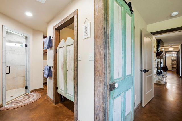 7835 Berger RD, Schulenburg, TX 78956